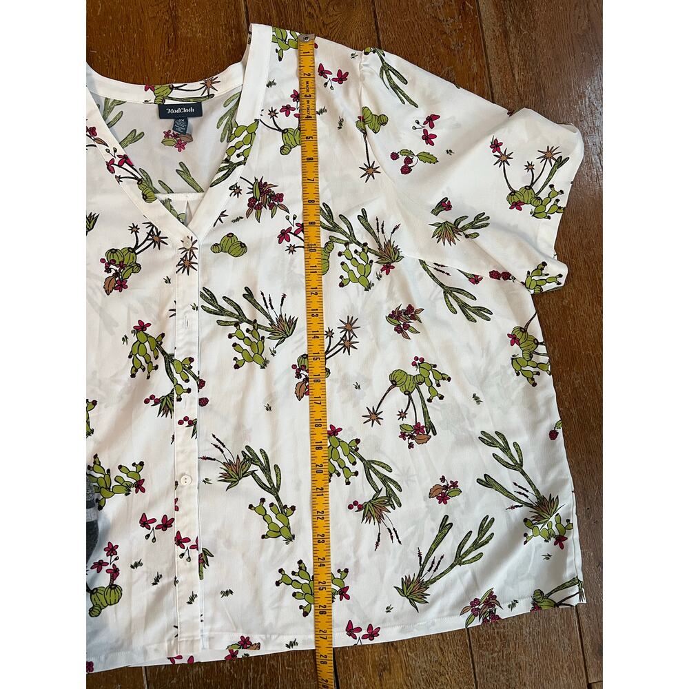 Cactus button up v-neck blouse by ModCloth - Picture 5 of 9